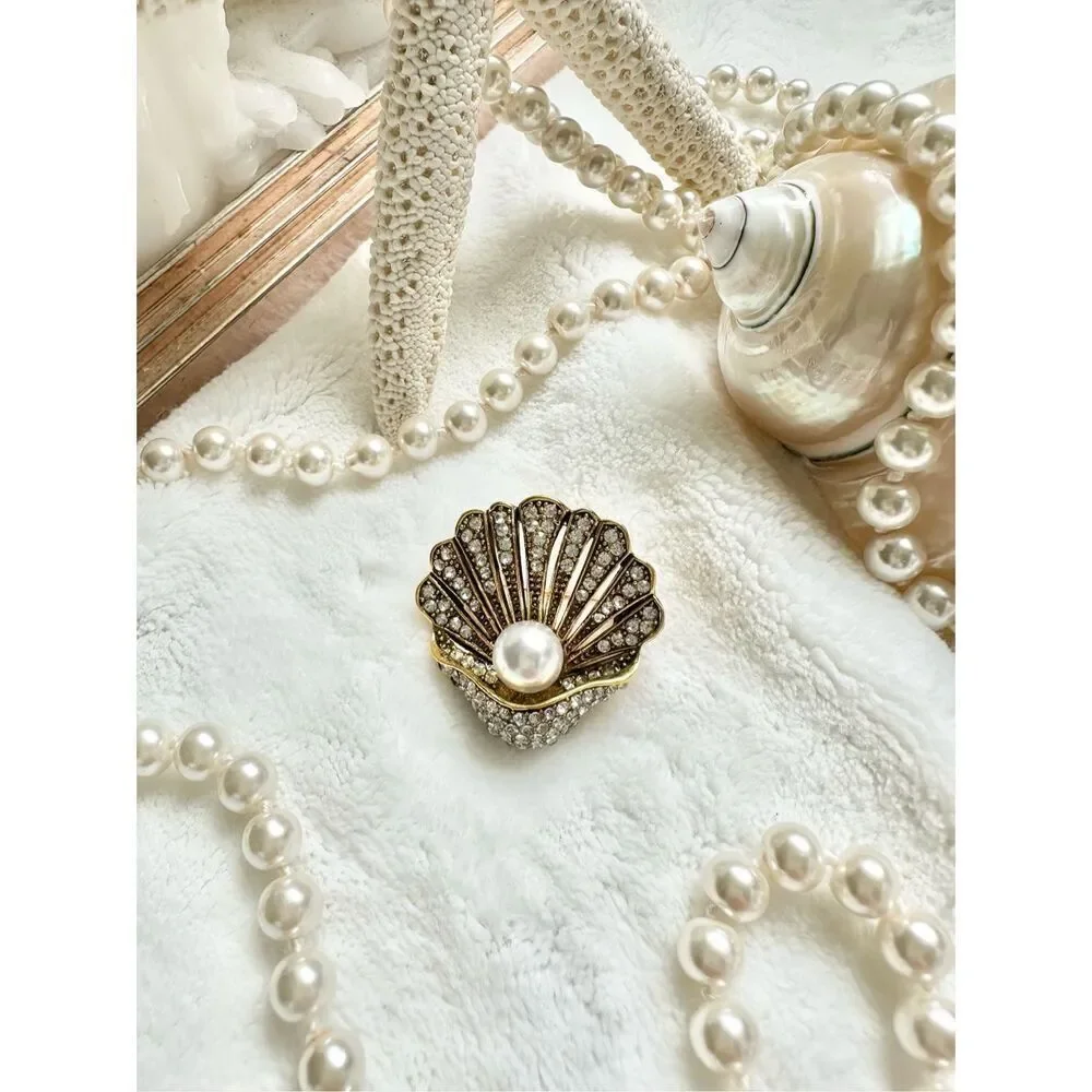 Antique style gorgeous clam shell with pearl brooch